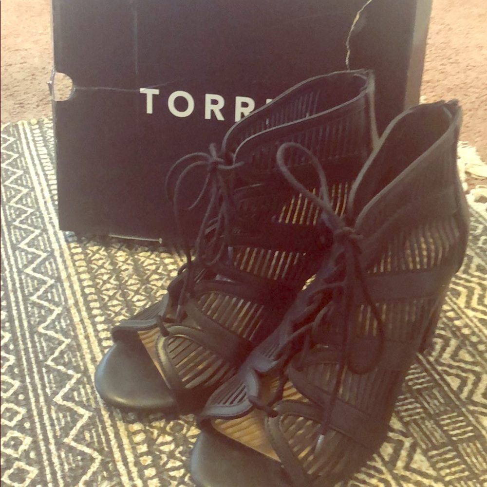 Laceup Cage Heel Tori’s 12W